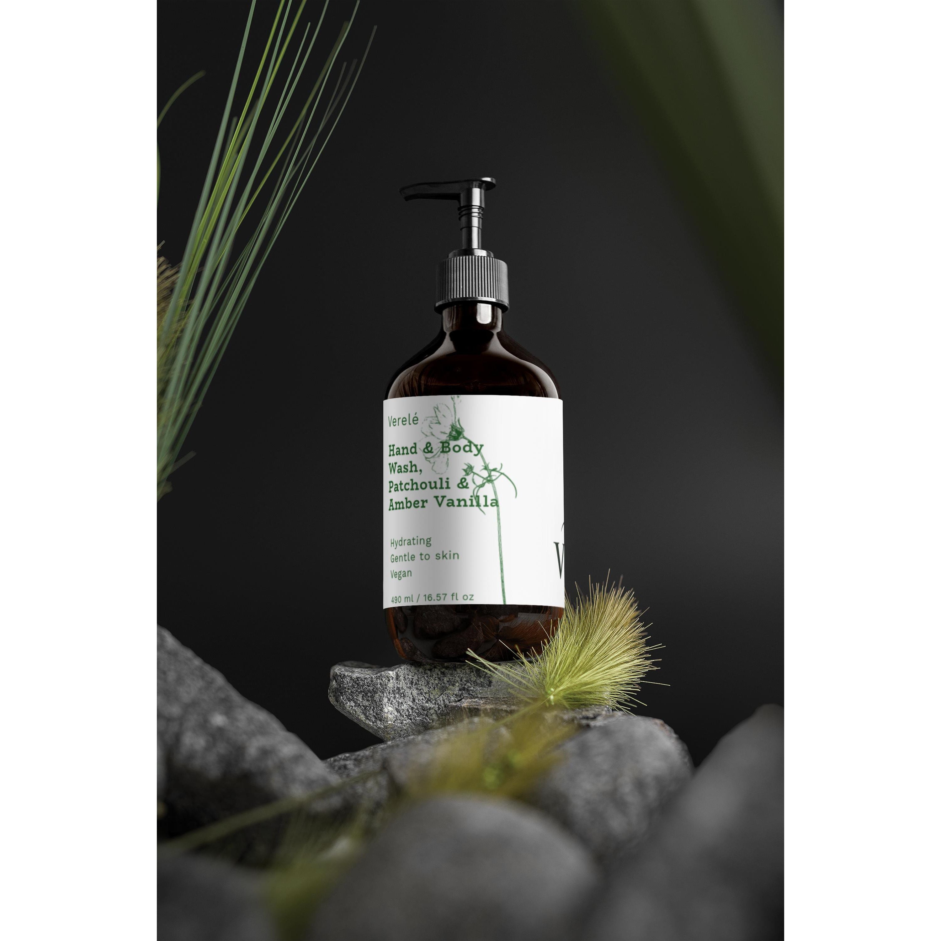 Velvety Body Wash with Organic Flower Extract & Betaine – Hydrating Vanilla & Amber Scent – COSMOS NATURAL Certified, Made in Europe by Verelé, 490 ml / 16.57 fl oz - Verele