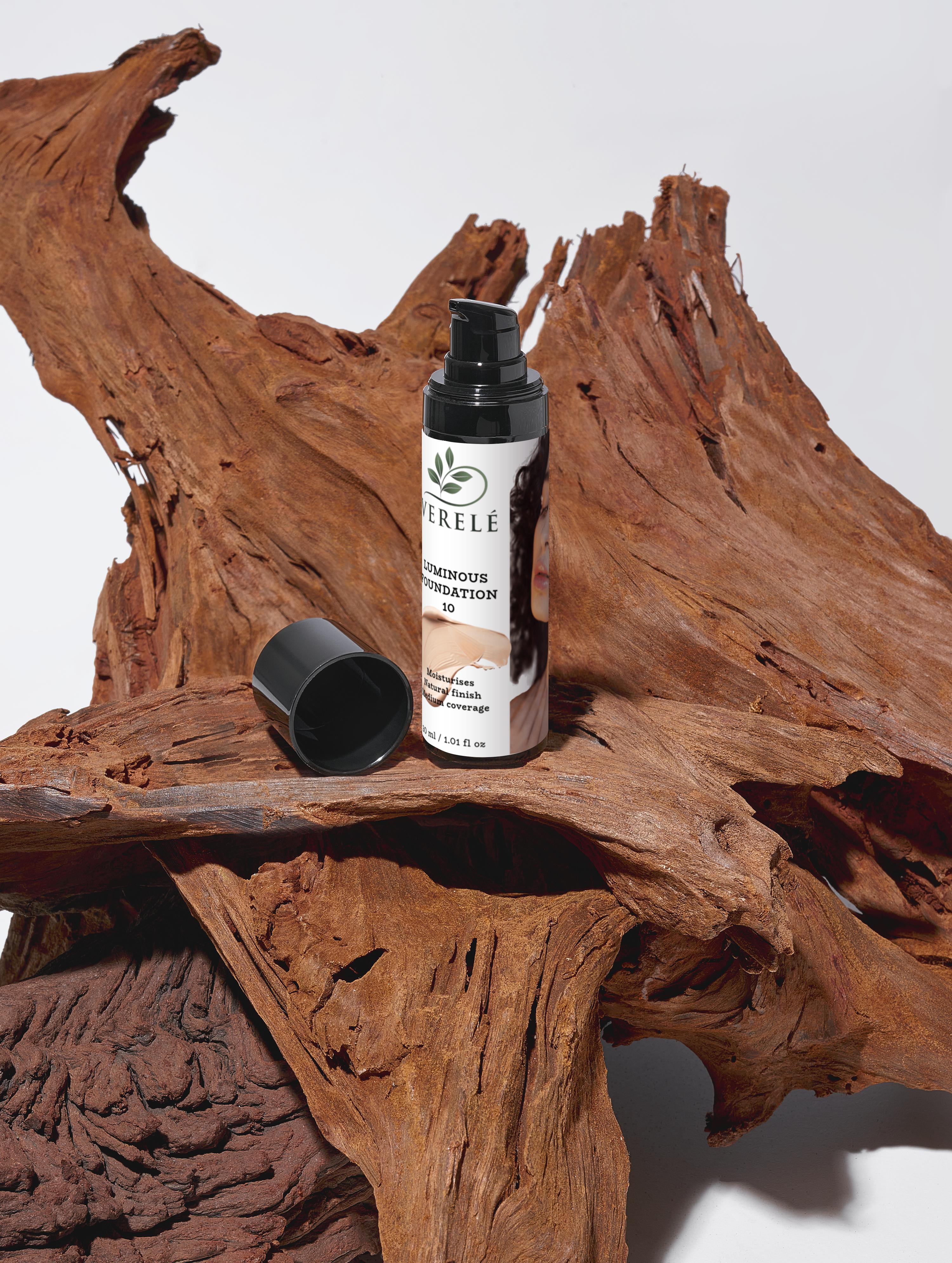 Luminous Foundation 10 with Aloe Juice & Blueberry Extract – Natural Finish & Medium Coverage – Made from Natural Ingredients in Europe by Verelé, 30 ml / 1.01 fl oz - Verele