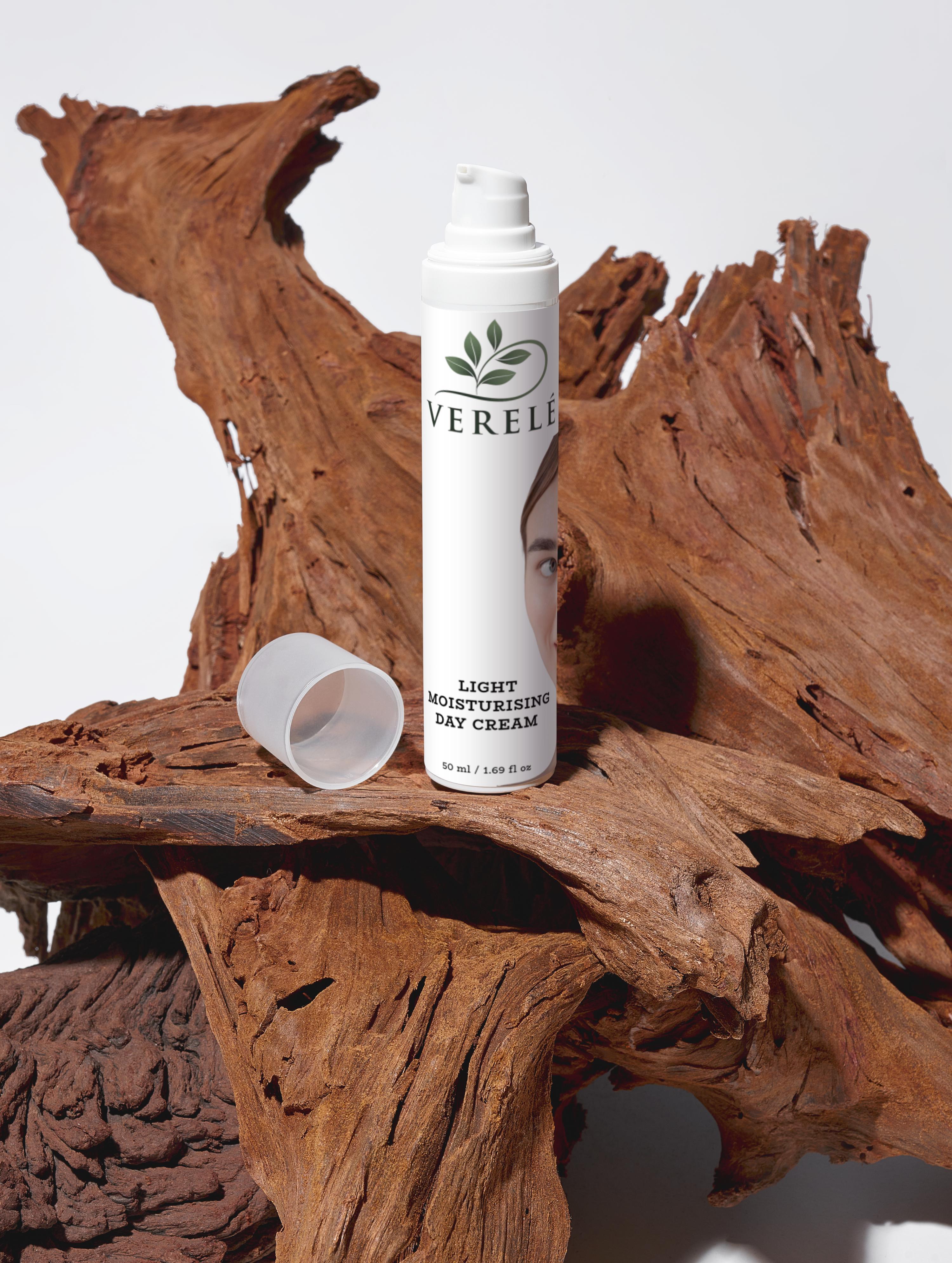 Light Moisturising Day Cream with Hyaluronic Acid & Betaine – Hydrating & Matte Finish – COSMOS NATURAL Certified, Made from Natural Ingredients in Europe by Verelé, 50 ml / 1.69 fl oz - Verele