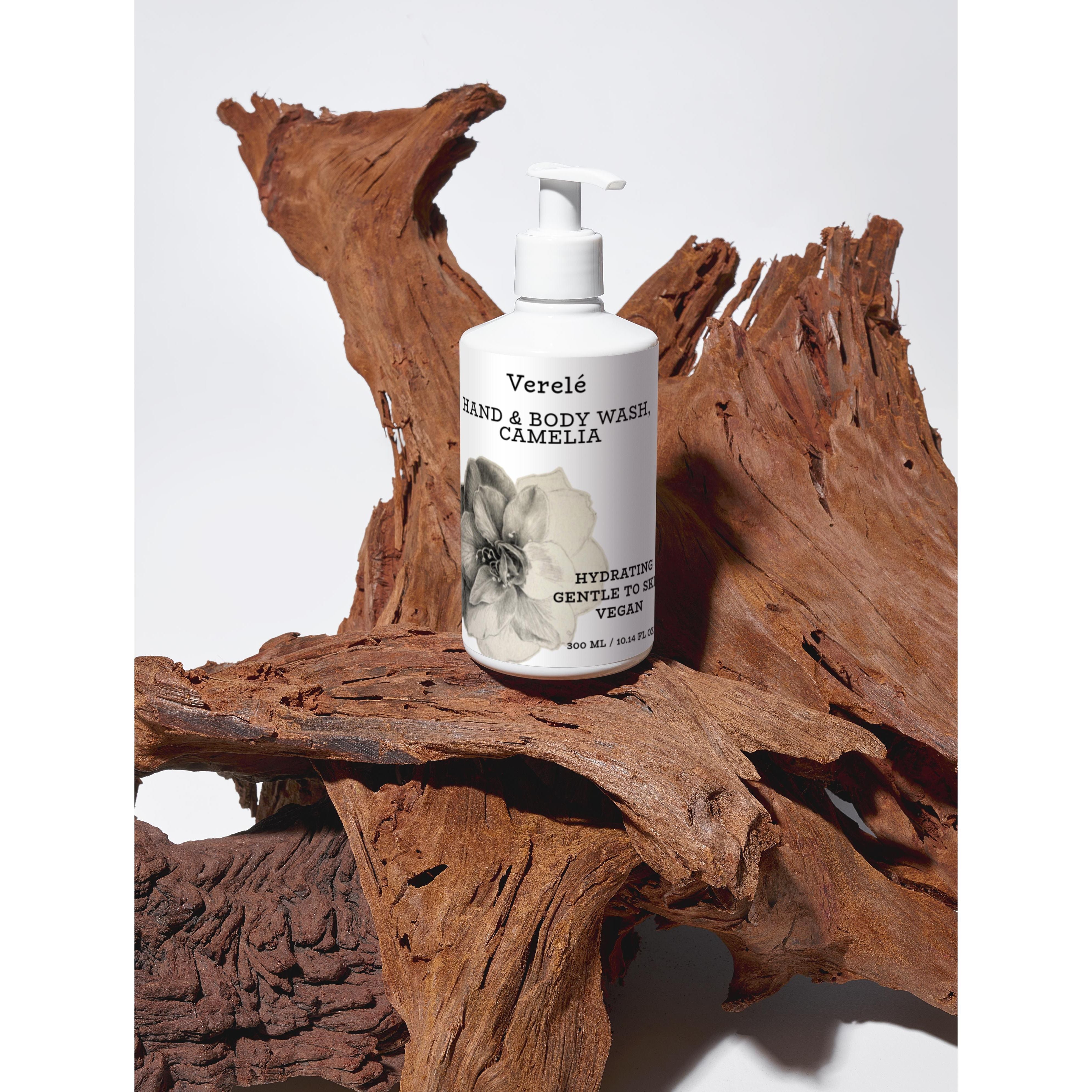 Gentle Hand & Body Wash with Organic Berry Extract & Betaine – Camelia – Hydrating & Vegan – Made in Europe by Verelé, 300 ml / 10.14 fl oz - Verele