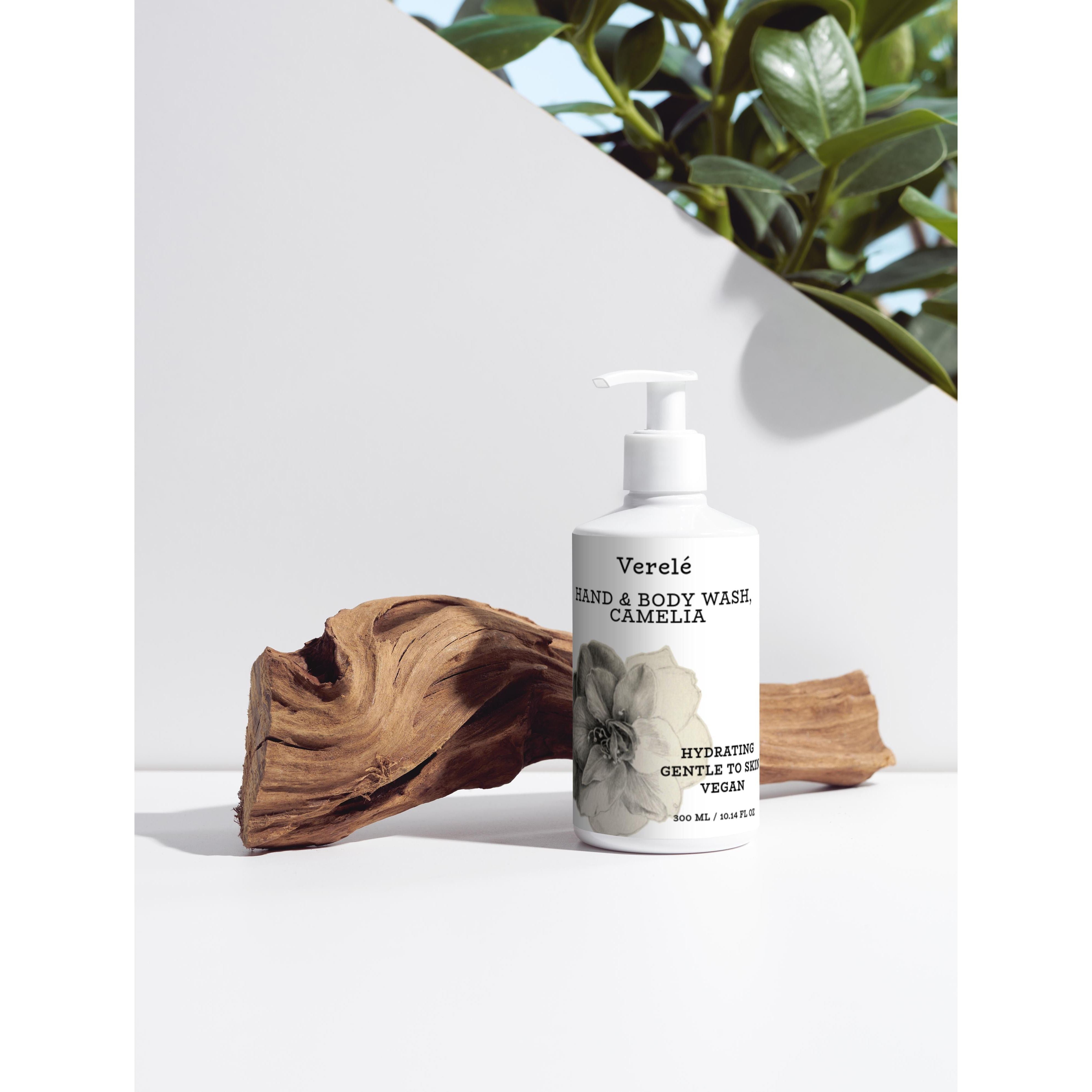 Gentle Hand & Body Wash with Organic Berry Extract & Betaine – Camelia – Hydrating & Vegan – Made in Europe by Verelé, 300 ml / 10.14 fl oz - Verele