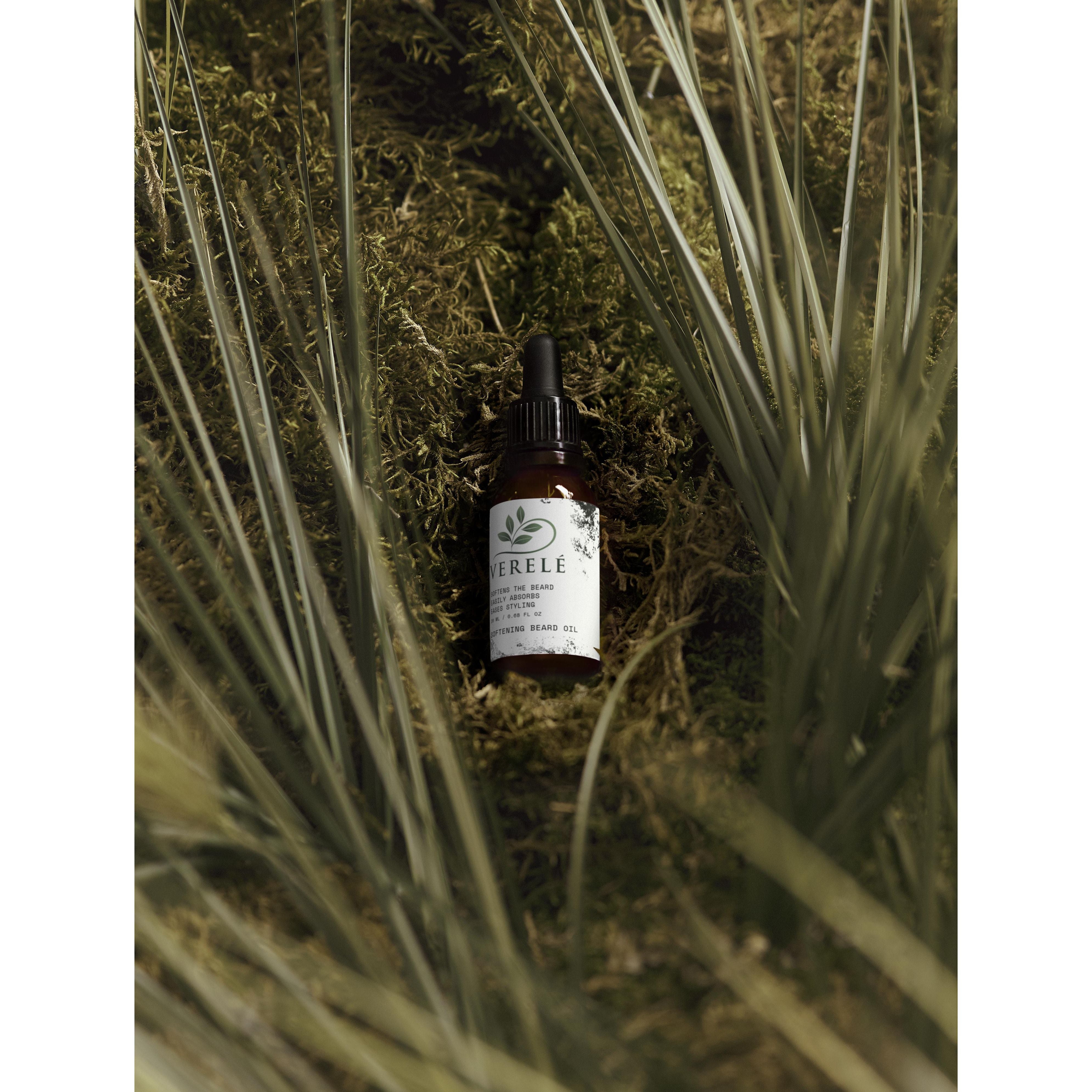 Softening Beard Oil with 1% CBD & Hemp Seed Oil – Non-Greasy & Calming – COSMOS ORGANIC Certified, Made from Natural Ingredients in Europe by Verelé, 20 ml / 0.68 fl oz - Verele