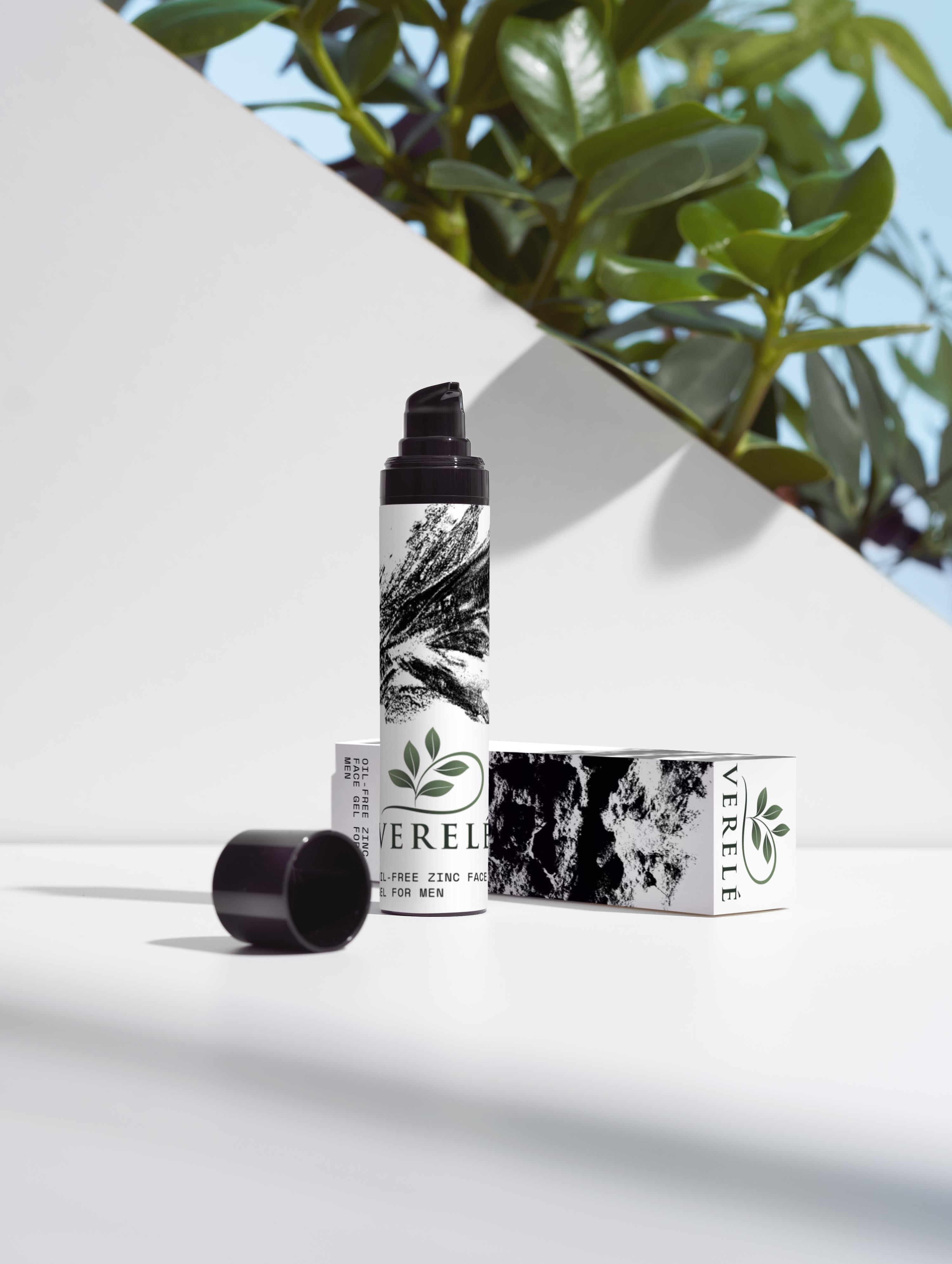 Oil-Free Zinc Face Gel for Men with Aloe & Hyaluronic Acid – Hydrating & Collagen-Supporting – COSMOS NATURAL Certified, Made from Natural Ingredients in Europe by Verelé, 50 ml / 1.69 fl oz - Verele