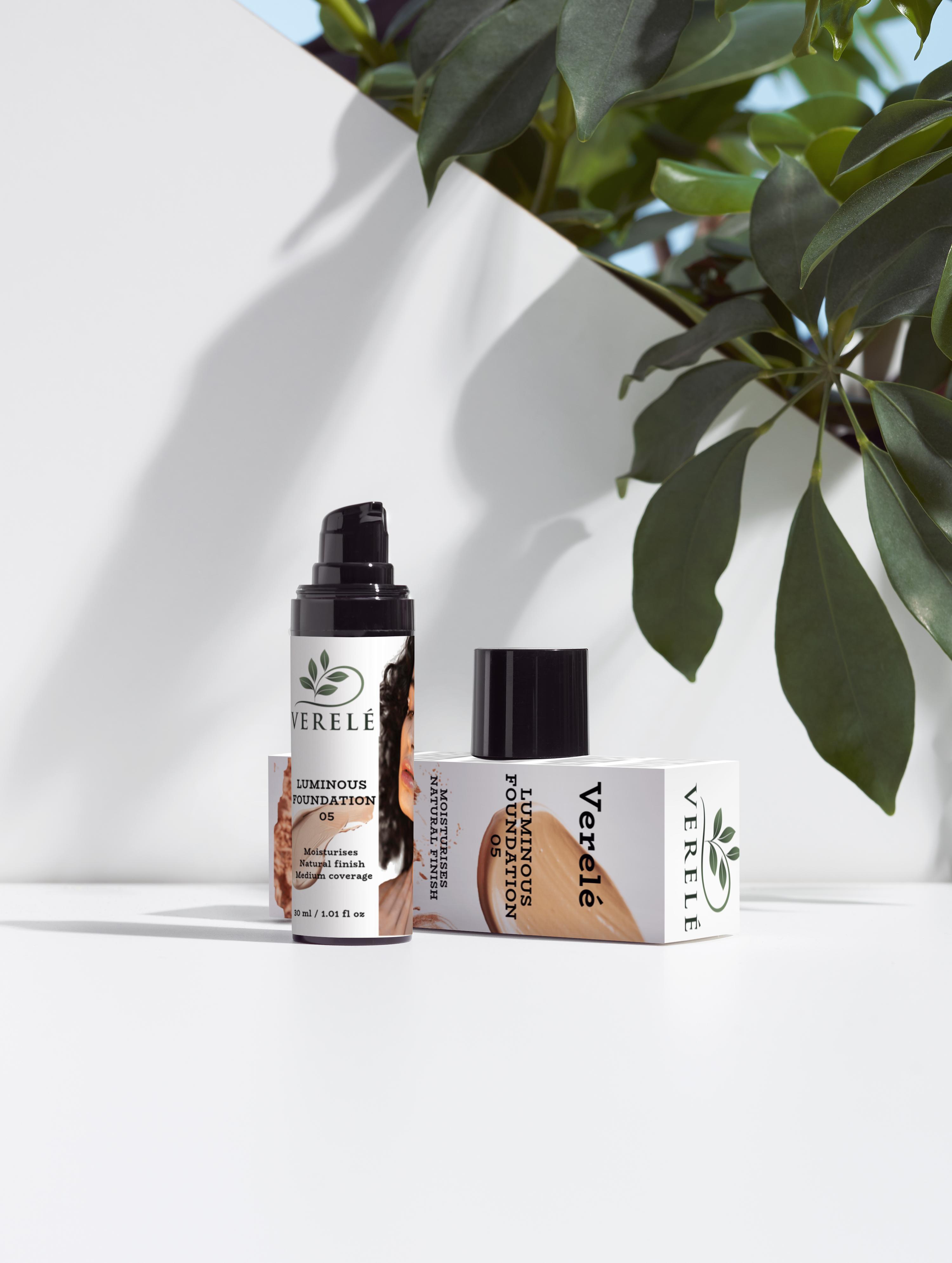 Luminous Foundation 05 with Aloe & Blueberry Extract – Medium Coverage & Natural Finish – Made from Natural Ingredients in Europe by Verelé, 30 ml / 1.01 fl oz - Verele