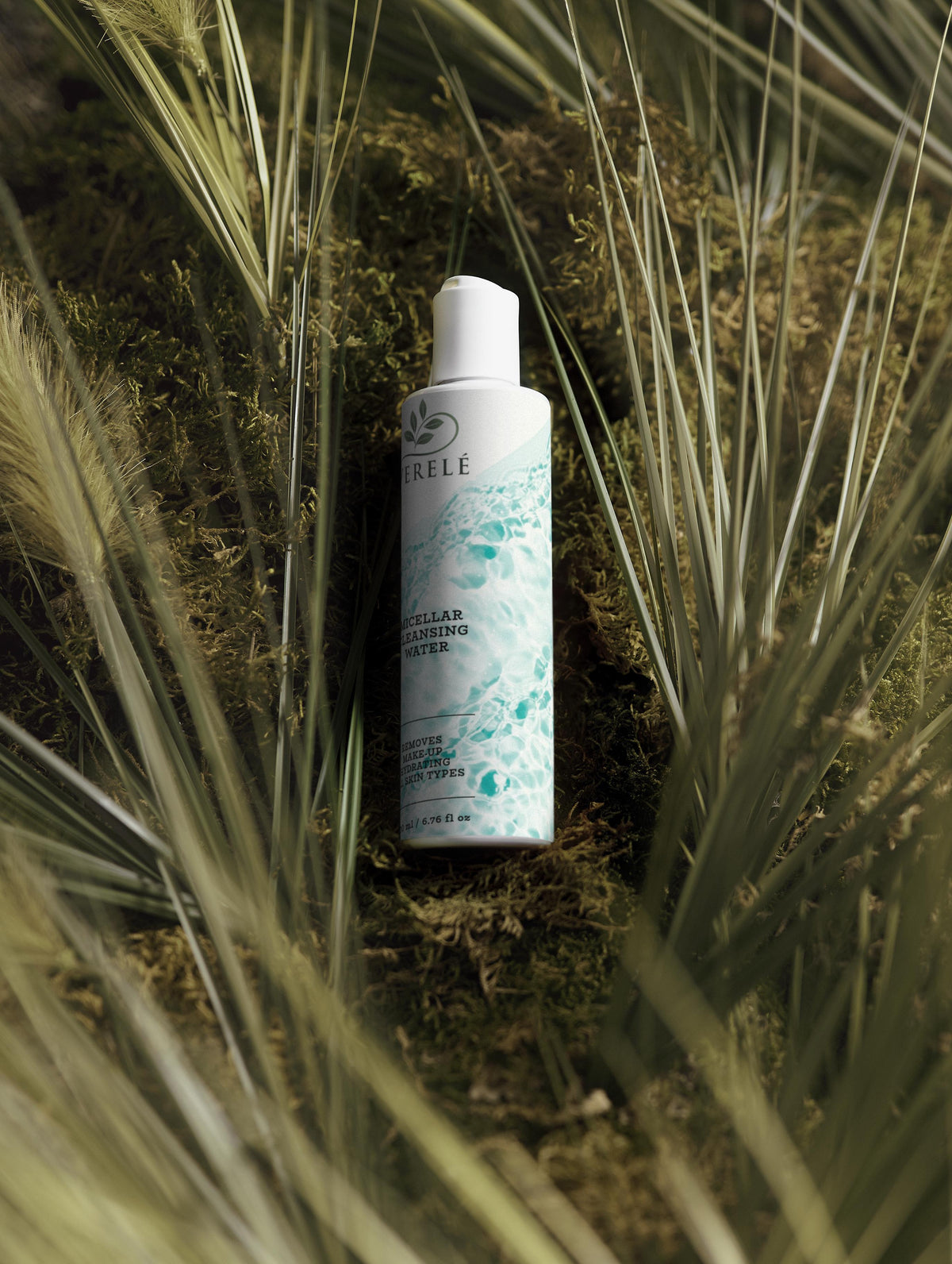 Hydrating Micellar Cleanser with Organic Aloe, Linden Flower & Hyaluronic Acid – Removes Makeup & Impurities – COSMOS ORGANIC Certified, Made from Natural Ingredients in Europe by Verelé, 200 ml / 6.76 fl oz - Verele