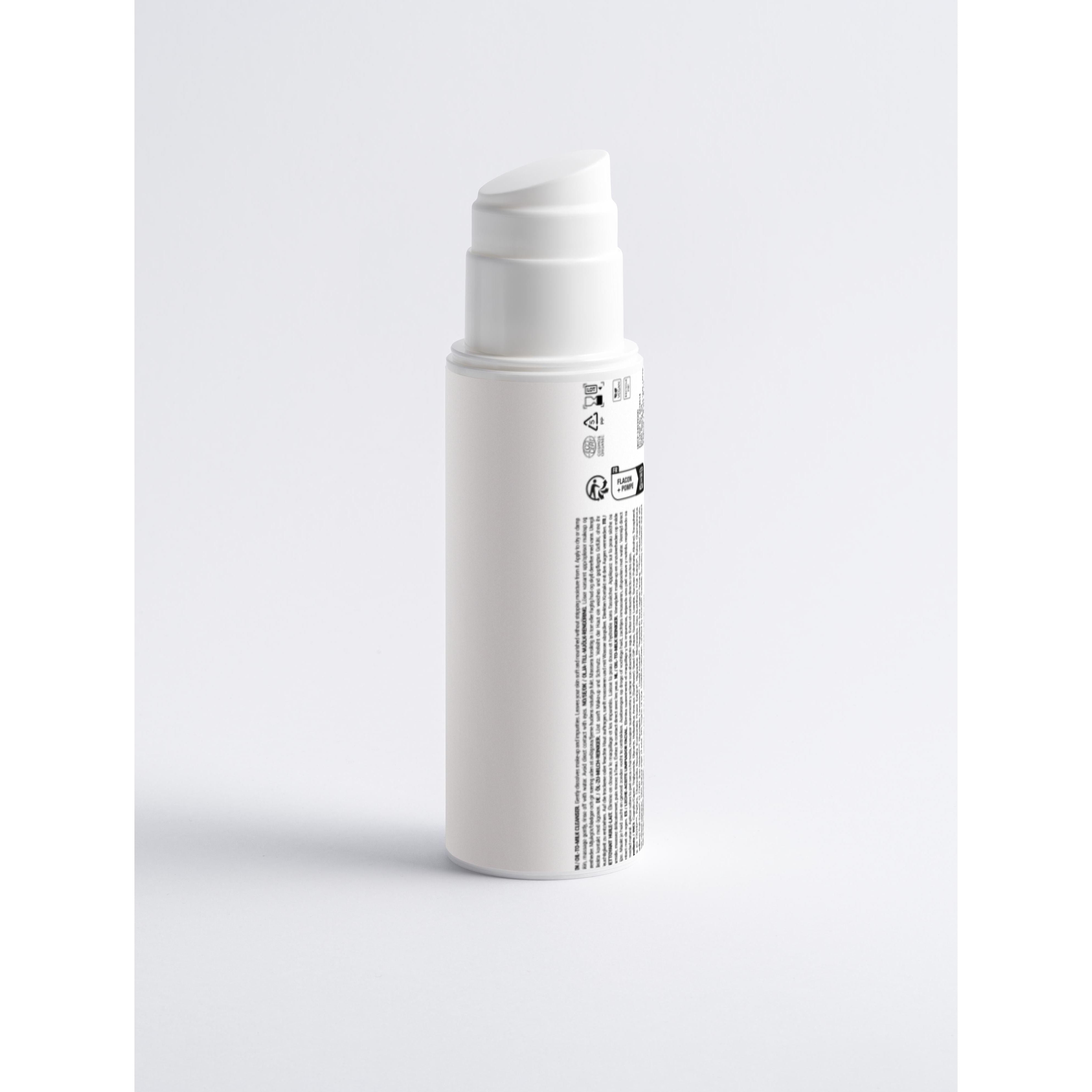 Sensitive Skin Oil-To-Milk Cleanser with Sunflower Oil, Chamomile & Sea Buckthorn – Dermatologically Tested & Gentle – COSMOS ORGANIC Certified, Made from Natural Ingredients in Europe by Verelé,  150 ml / 5.07 fl oz - Verele