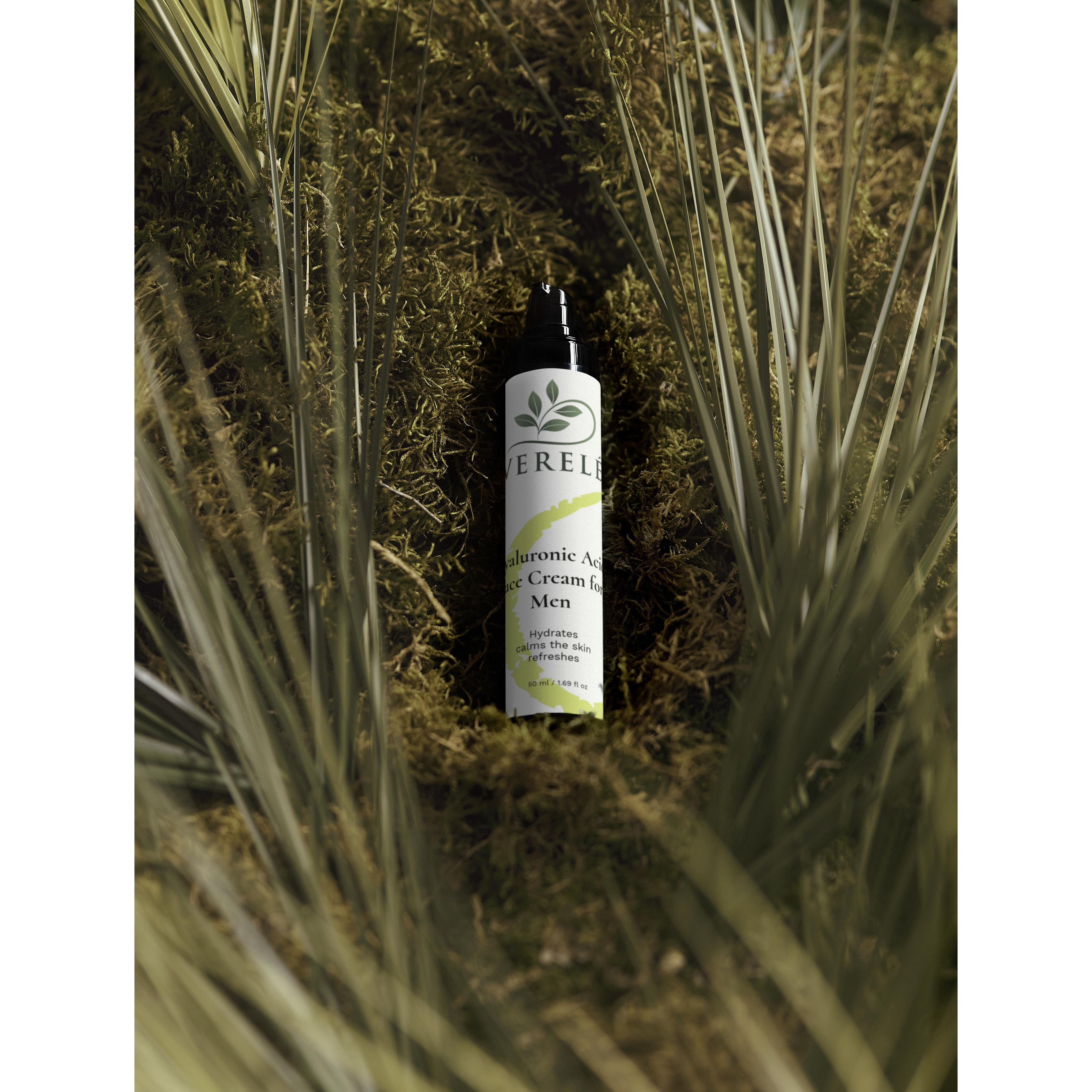 Hyaluronic Acid Face Cream for Men with Aloe & Jojoba Oil – Hydrating & Soothing After Shaving – COSMOS NATURAL Certified, Made from Natural Ingredients in Europe by Verelé, 50 ml / 1.69 fl oz - Verele