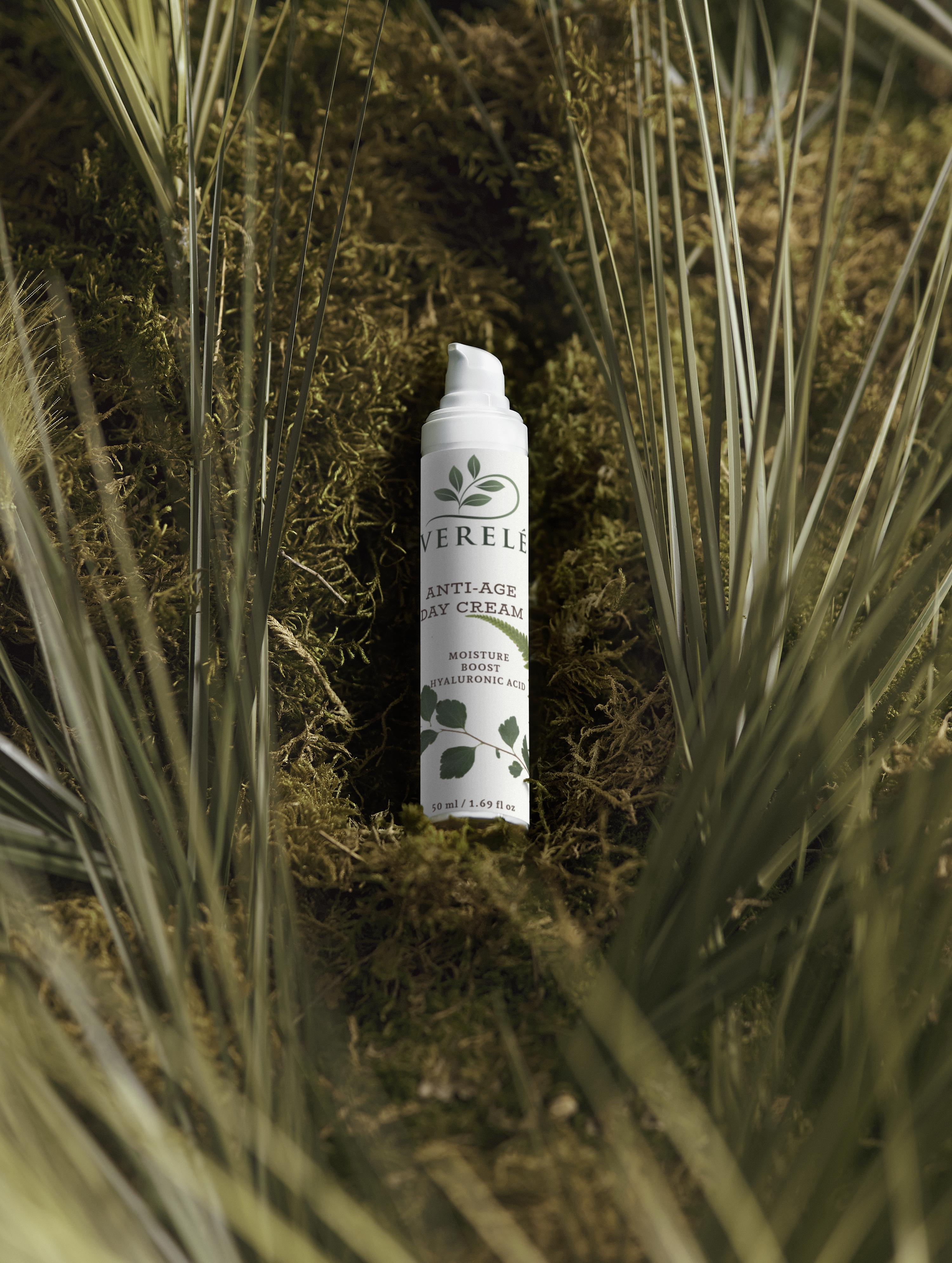 Anti-Age Day Cream with Hyaluronic Acid, Shea Butter & Marine Active – Moisture Boost & Firmness – COSMOS NATURAL Certified, Made from Natural Ingredients in Europe by Verelé,  50 ml / 1.69 fl oz - Verele