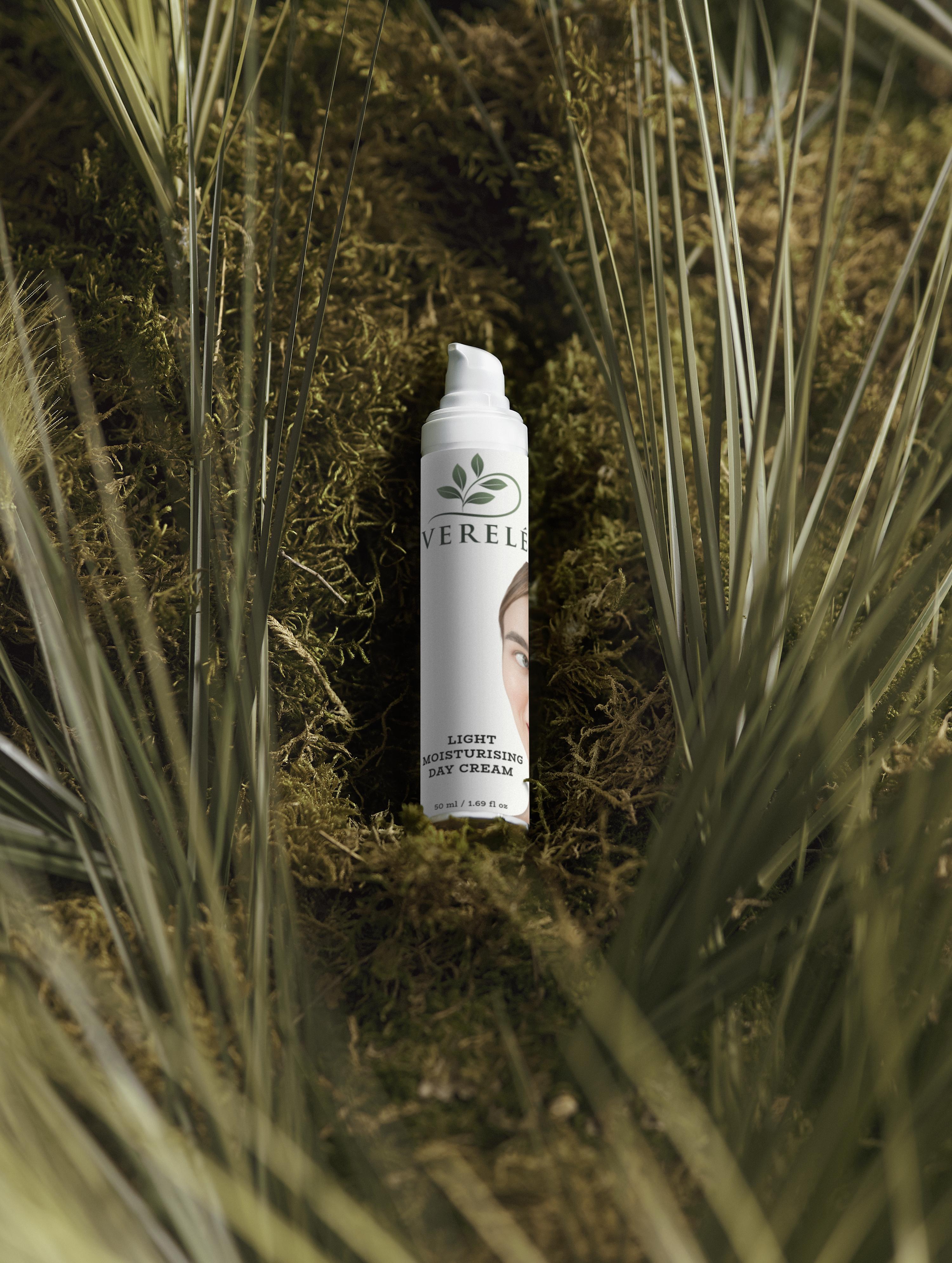 Light Moisturising Day Cream with Hyaluronic Acid & Betaine – Hydrating & Matte Finish – COSMOS NATURAL Certified, Made from Natural Ingredients in Europe by Verelé, 50 ml / 1.69 fl oz - Verele